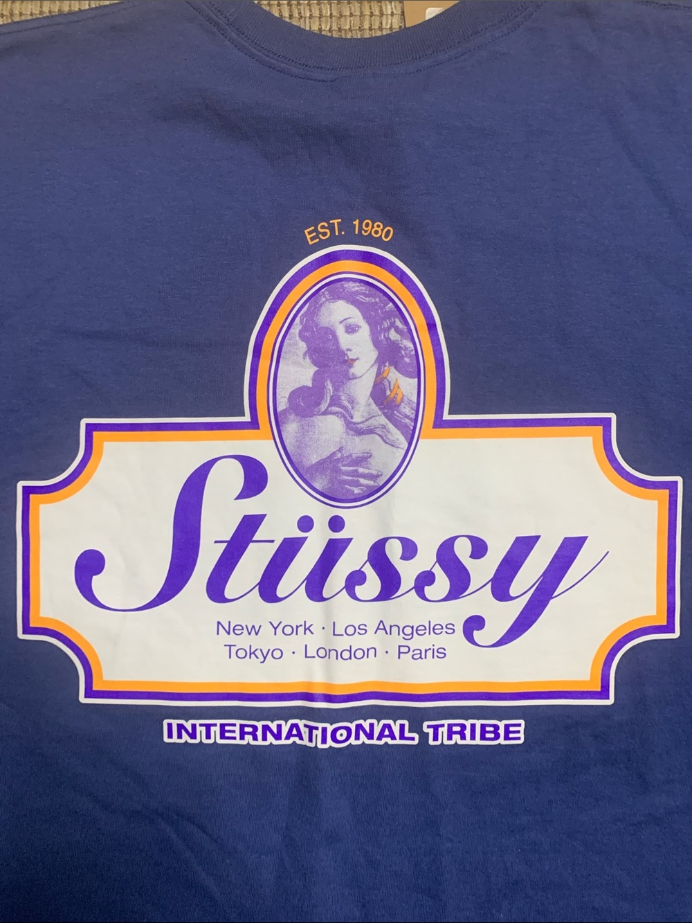 AUTHENTIC TEE